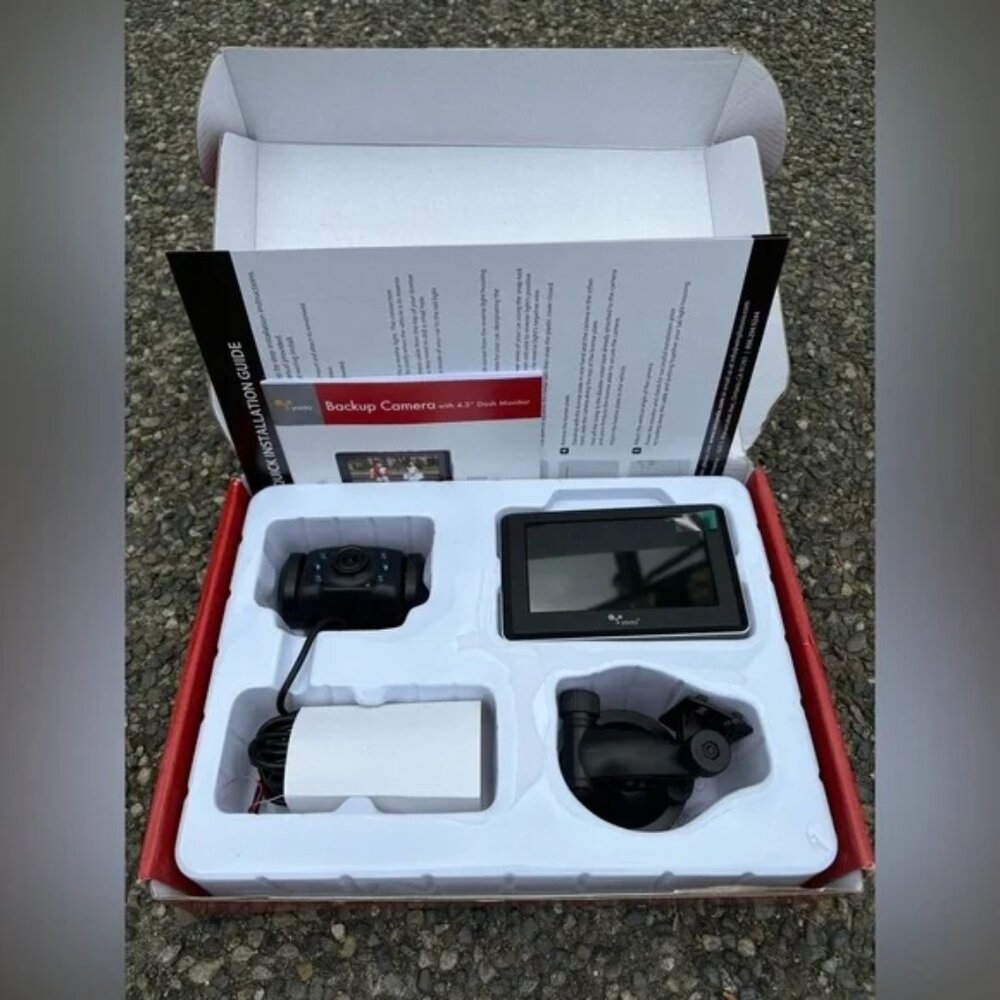 NEW IN BOX, yada Backup Camera with 4.3" Monitor, excellent new condition